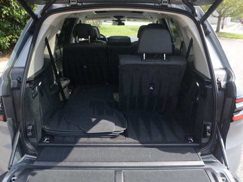 Used 2025 BMW X7 xDrive40i AWD/4WD image 27