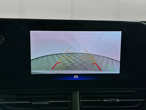 Used 2025 Chevrolet Trax LT image 21