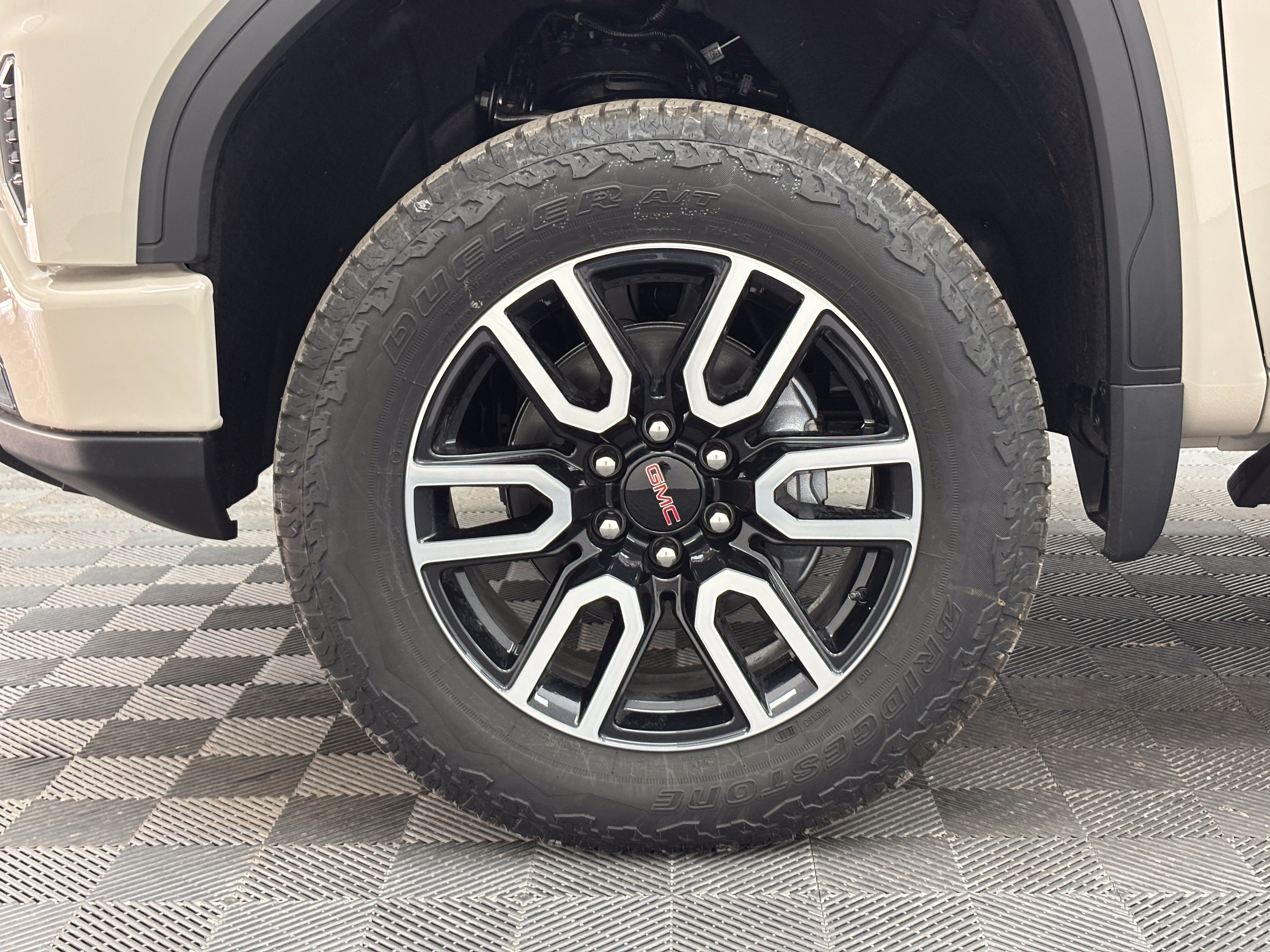 New 2026 GMC Sierra 1500 AT4 w/ AT4 Premium Package AWD/4WD image 16