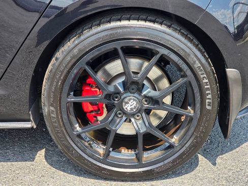 Used 2017 Volkswagen GTI SE FWD image 10