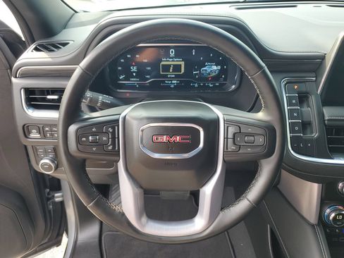 Used 2024 GMC Yukon SLT w/ SLT Premium Package AWD/4WD image 20