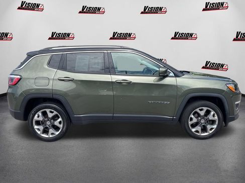 Used 2017 Jeep Compass Limited w/ Safe & Security Group AWD/4WD image 4