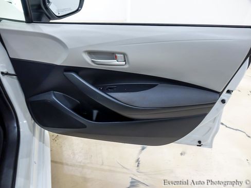 Used 2021 Toyota Corolla LE FWD image 28