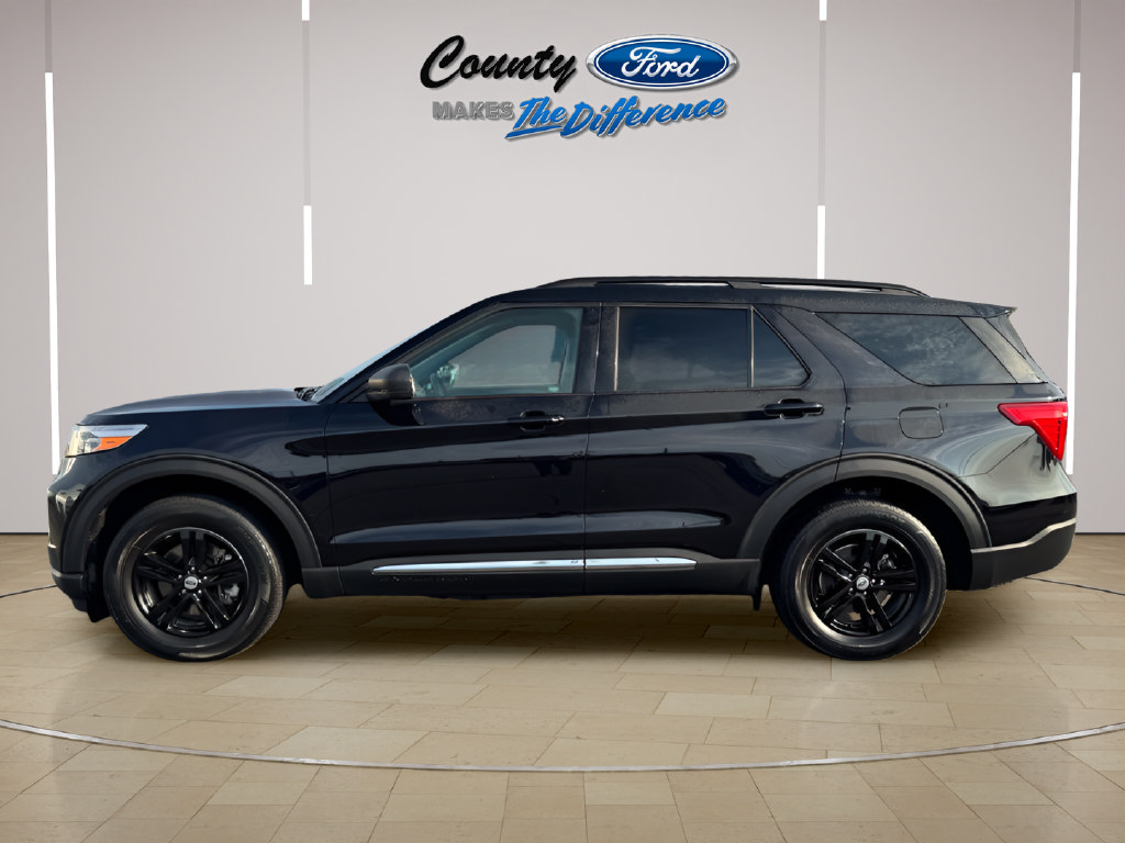 Used 2022 Ford Explorer XLT AWD/4WD image 3