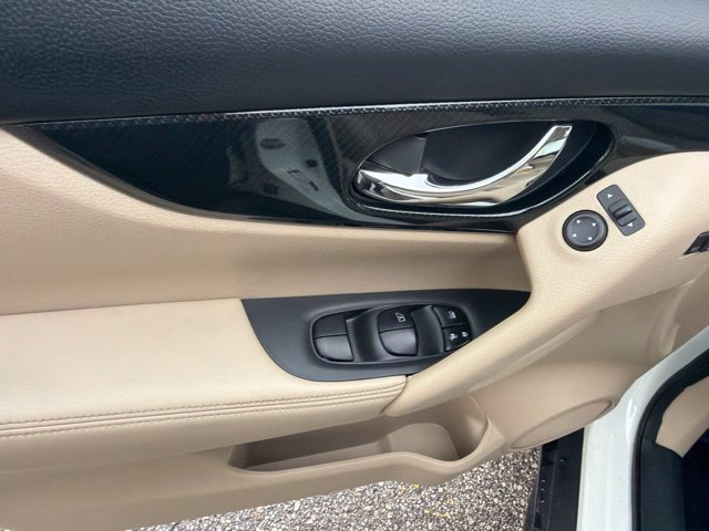 Used 2017 Nissan Rogue SL w/ SL Premium Package AWD/4WD image 20