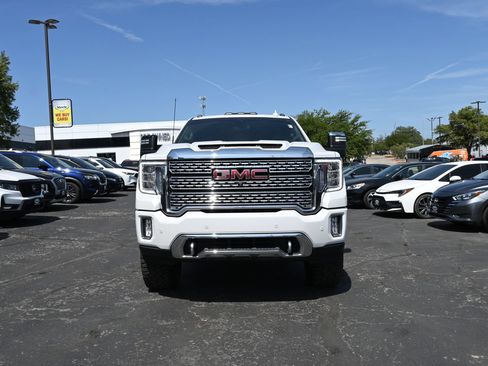 Used 2022 GMC Sierra 2500 Denali w/ Denali Ultimate Package AWD/4WD image 2