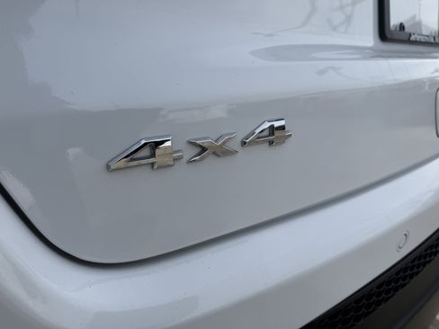 Used 2025 Jeep Compass Limited image 9