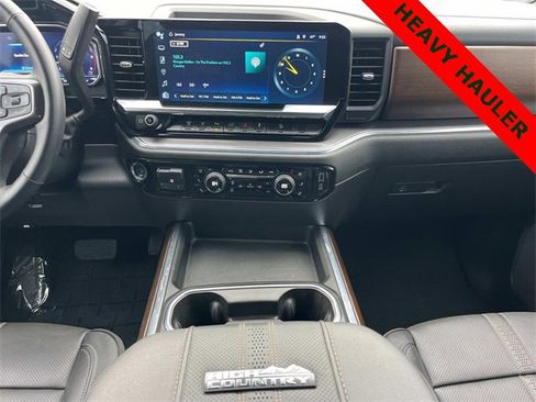 Used 2024 Chevrolet Silverado 3500 High Country w/ High Country Premium Package image 6