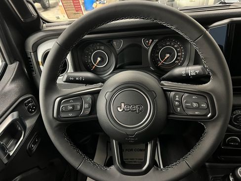 New 2026 Jeep Gladiator Sport image 10