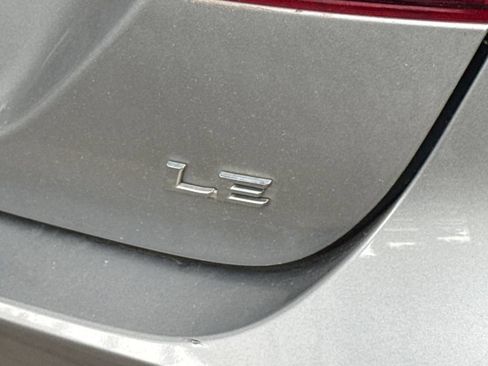 Used 2019 Toyota Camry LE FWD image 6
