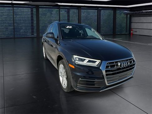 Used 2020 Audi Q5 2.0T Premium Plus w/ Premium Plus Package image 2