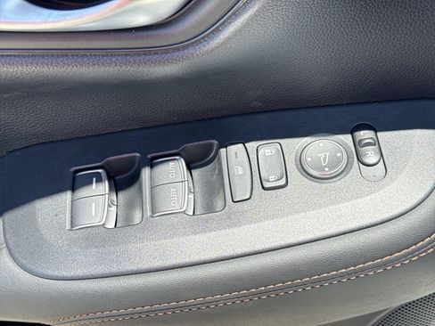 Used 2025 Honda HR-V Sport image 15
