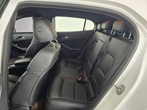 Used 2019 Mercedes-Benz GLA 250 image 16