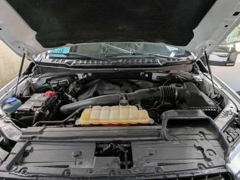 Used 2018 Ford F150 XLT w/ Equipment Group 302A Luxury AWD/4WD image 4