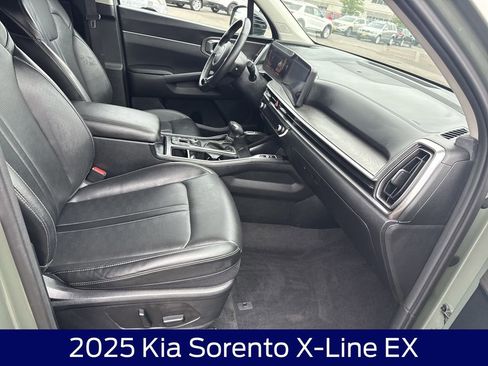 Used 2025 Kia Sorento X-Line EX AWD/4WD image 13