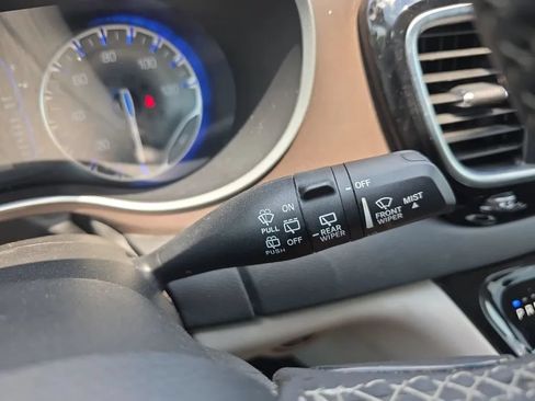 Used 2023 Chrysler Voyager LX FWD image 21