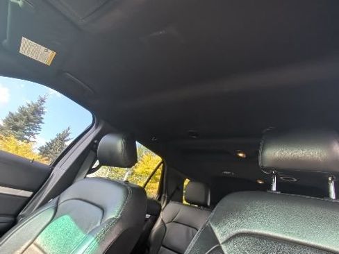 Used 2017 Ford Explorer XLT AWD/4WD image 12