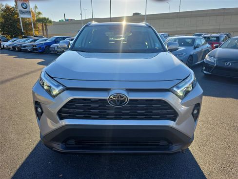 Used 2023 Toyota RAV4 XLE Premium image 7