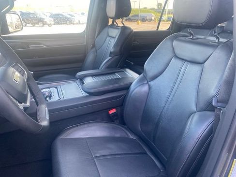 Used 2024 Jeep Wagoneer Series II AWD/4WD image 7