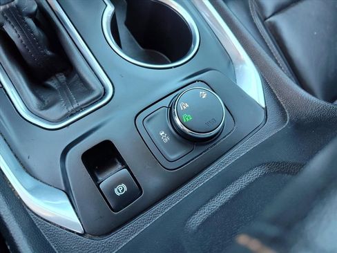 Used 2020 Chevrolet Traverse LT w/ LT Premium Package image 25