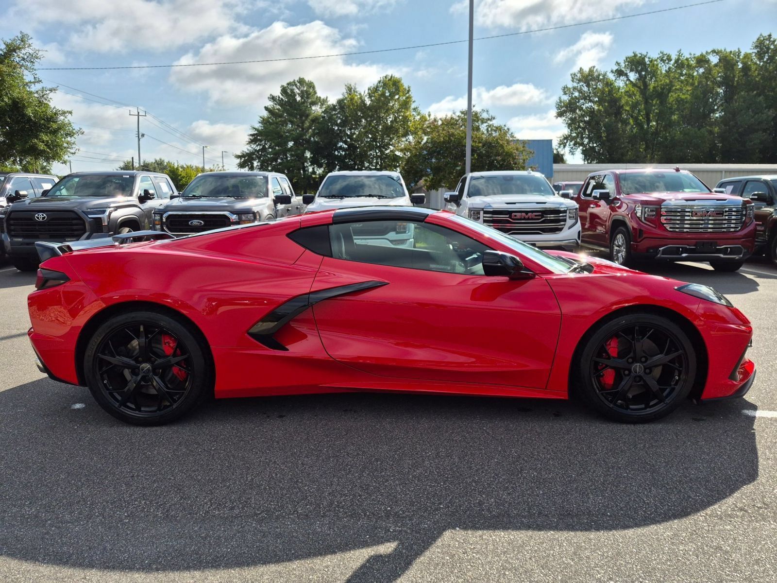 Used 2021 Chevrolet Corvette Stingray Coupe w/ Z51 Performance Package RWD image 2
