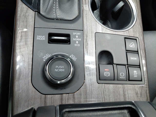 Used 2023 Toyota Highlander Limited AWD/4WD image 29