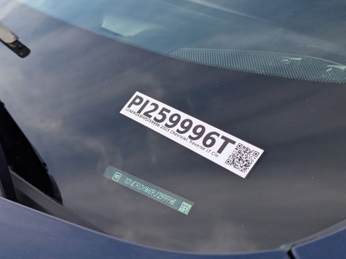 Used 2023 Chevrolet Traverse LT image 15