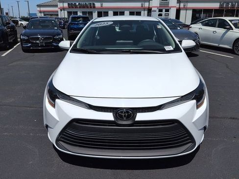 Certified 2025 Toyota Corolla LE FWD image 2