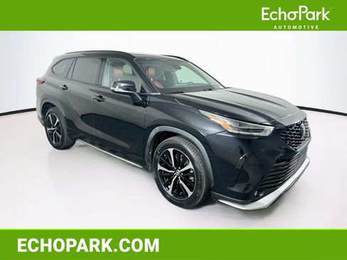 Used 2021 Toyota Highlander XSE FWD image 1