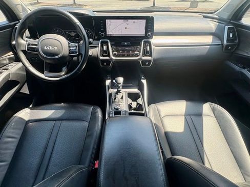 Used 2022 Kia Sorento EX w/ Panoramic Sunroof Package FWD image 25