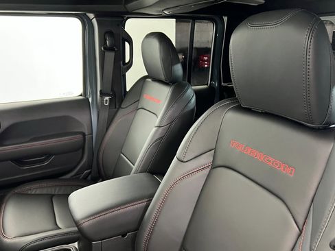 New 2025 Jeep Gladiator Rubicon AWD/4WD image 16