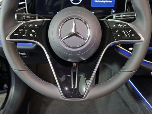 Used 2026 Mercedes-Benz E 350 4MATIC Sedan image 17