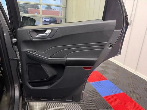 Used 2023 Ford Escape ST-Line Select AWD/4WD image 19