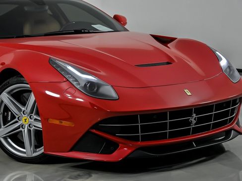 Used 2014 Ferrari F12 Berlinetta image 3