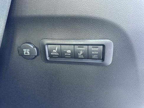 New 2026 Chrysler Pacifica Pinnacle image 45