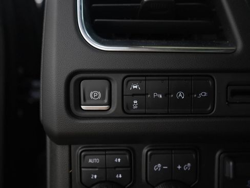 Used 2021 Chevrolet Tahoe RST w/ Luxury Package AWD/4WD image 31