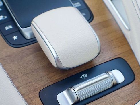 Used 2022 Mercedes-Benz GLS 450 4MATIC image 33