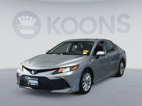 Used 2024 Toyota Camry LE FWD image 5