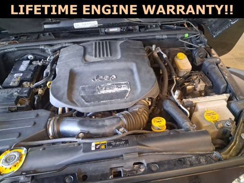 Used 2018 Jeep Wrangler Unlimited Sahara image 34