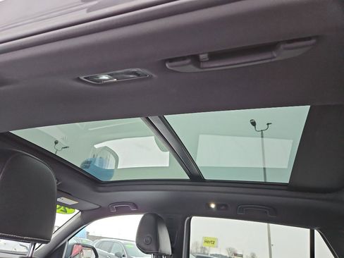 Used 2021 Volkswagen Atlas Cross Sport SE w/ Panoramic Sunroof Package image 13