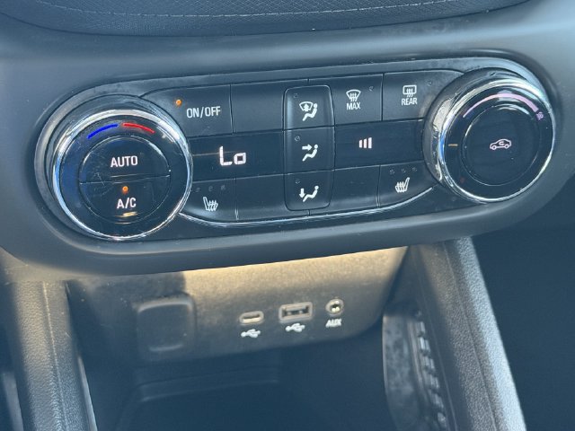 Used 2021 Chevrolet TrailBlazer LT w/ Premium Seating Package FWD image 21