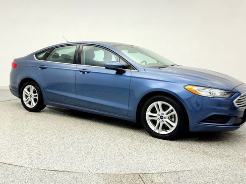 Used 2018 Ford Fusion SE image 3