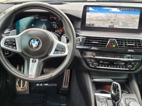 Used 2021 BMW M550i xDrive w/ Executive Package AWD/4WD image 18