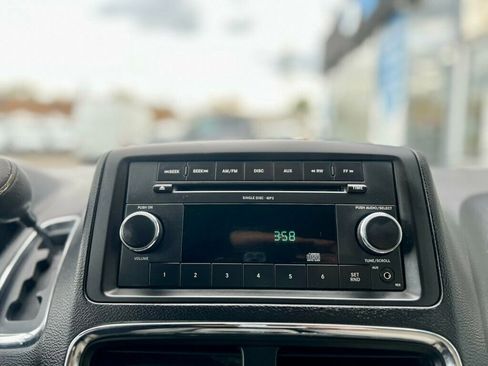 Used 2011 Dodge Grand Caravan Express FWD image 22