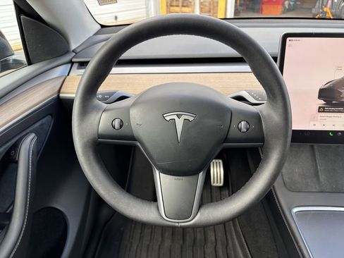 Used 2023 Tesla Model Y Performance AWD/4WD image 13