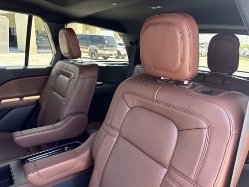 New 2026 Lincoln Aviator Reserve AWD/4WD image 14