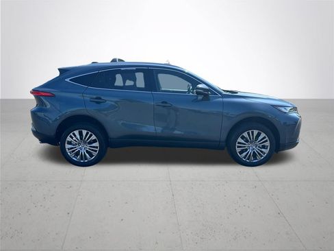 Certified 2023 Toyota Venza XLE AWD/4WD image 7