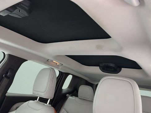 Used 2015 Jeep Renegade Limited AWD/4WD image 16
