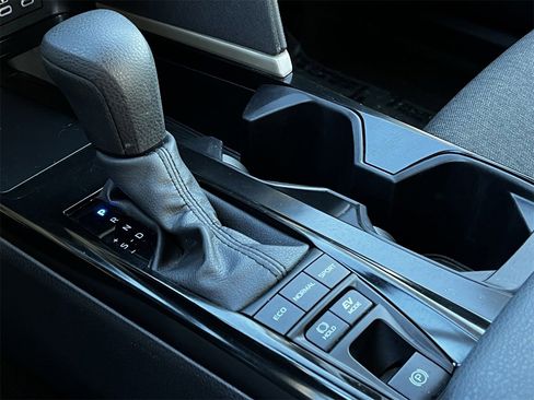 Used 2025 Toyota Camry LE image 17