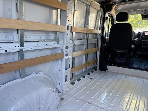 Used 2025 RAM ProMaster 2500 w/ U-Haul Equipment Group FWD image 22